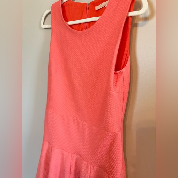 Hutch • Coral Fit and Flare‎ Dress Size Medium Textured Classy Summer Feminine - Picture 4 of 8